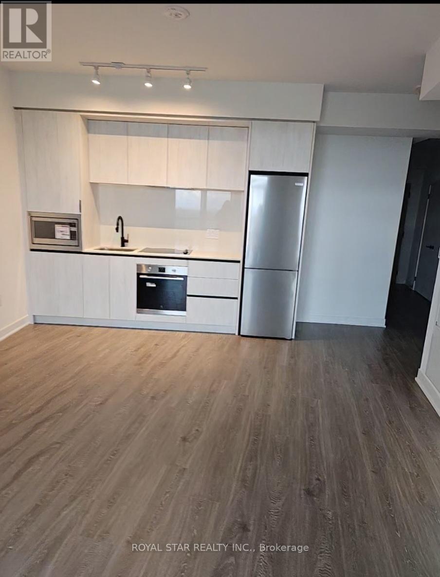 1713 - 2495 Eglinton Avenue W, Mississauga, Ontario  L5M 2T2 - Photo 3 - W12479118