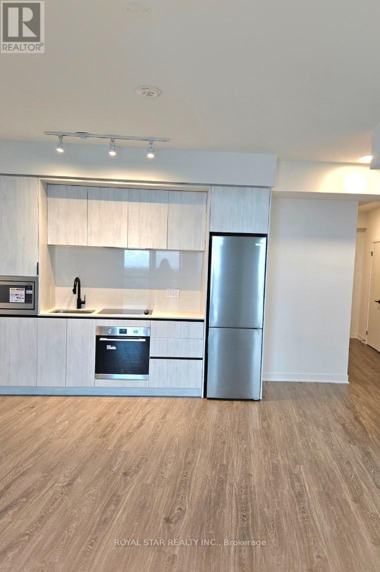 1713 - 2495 Eglinton Avenue W, Mississauga, Ontario  L5M 2T2 - Photo 4 - W12479118