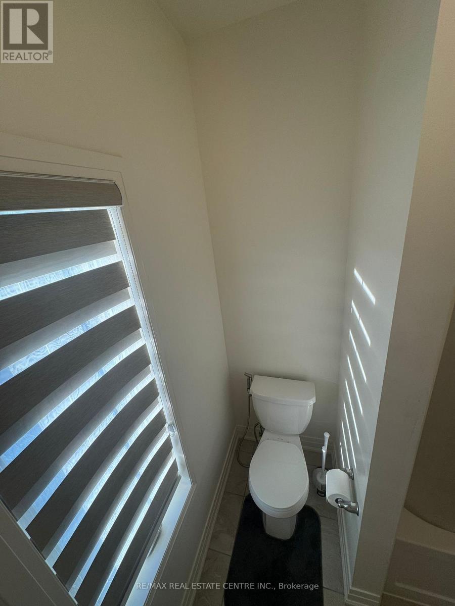 (Upper Level) - 8 Unwind Crescent, Brampton, Ontario  L6X 0B3 - Photo 34 - W12479143