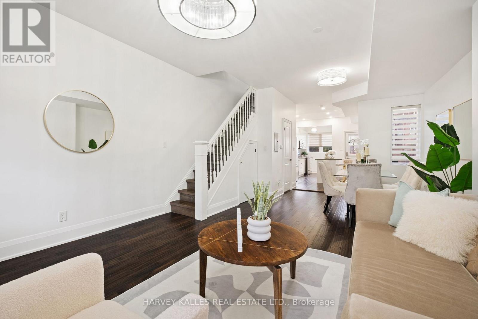 Main & 2nd - 198 Yarmouth Road, Toronto, Ontario  M6G 1X4 - Photo 11 - W12479151