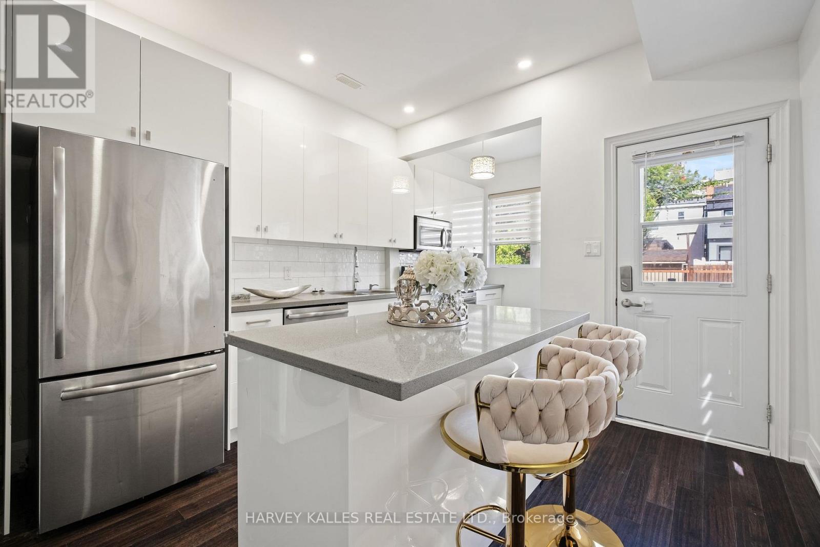 Main & 2nd - 198 Yarmouth Road, Toronto, Ontario  M6G 1X4 - Photo 14 - W12479151
