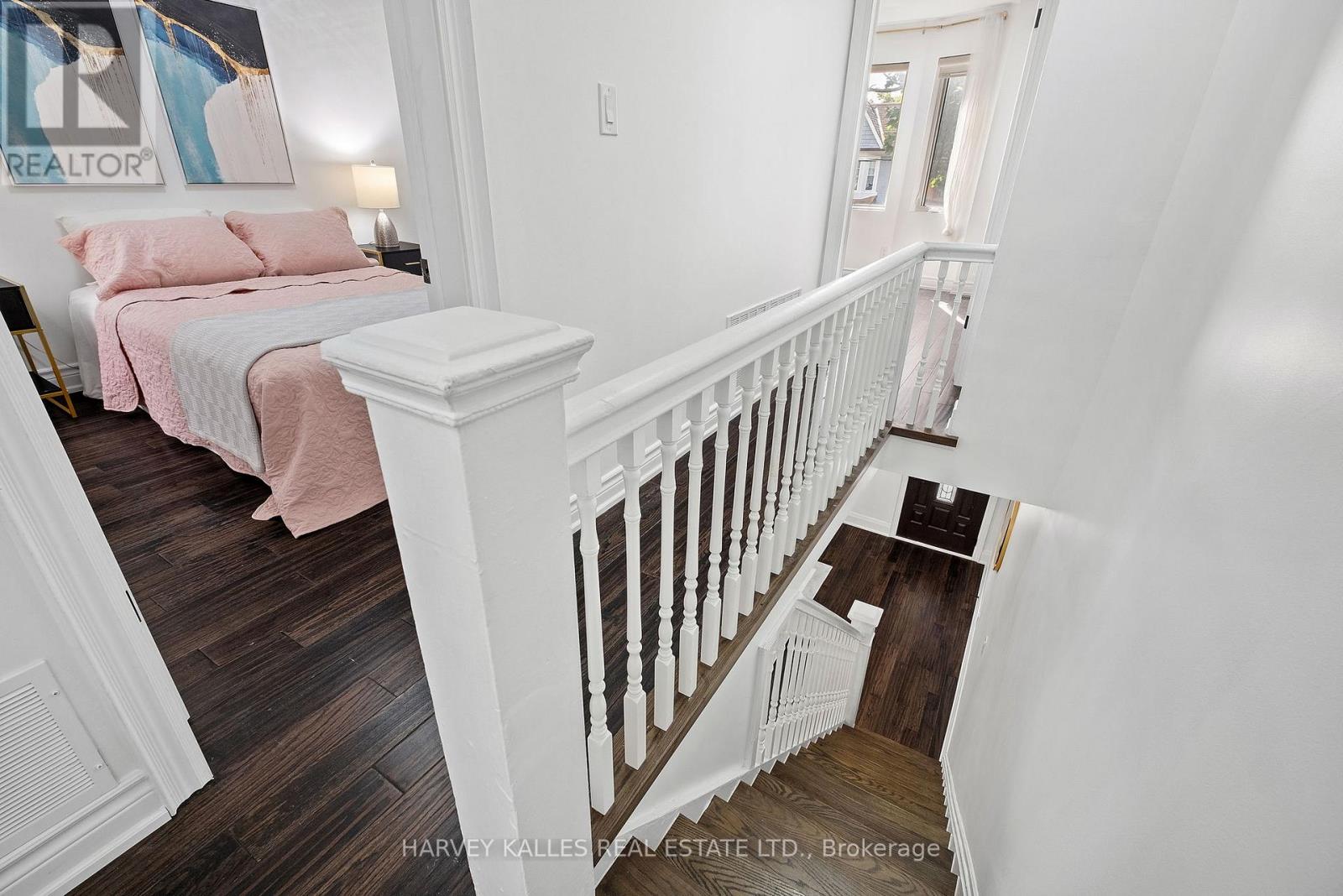 Main & 2nd - 198 Yarmouth Road, Toronto, Ontario  M6G 1X4 - Photo 18 - W12479151