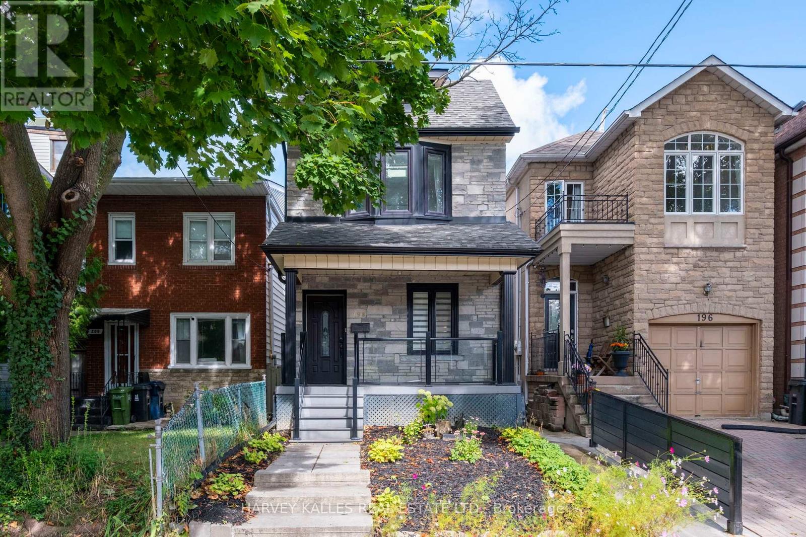 Main & 2nd - 198 Yarmouth Road, Toronto, Ontario  M6G 1X4 - Photo 2 - W12479151