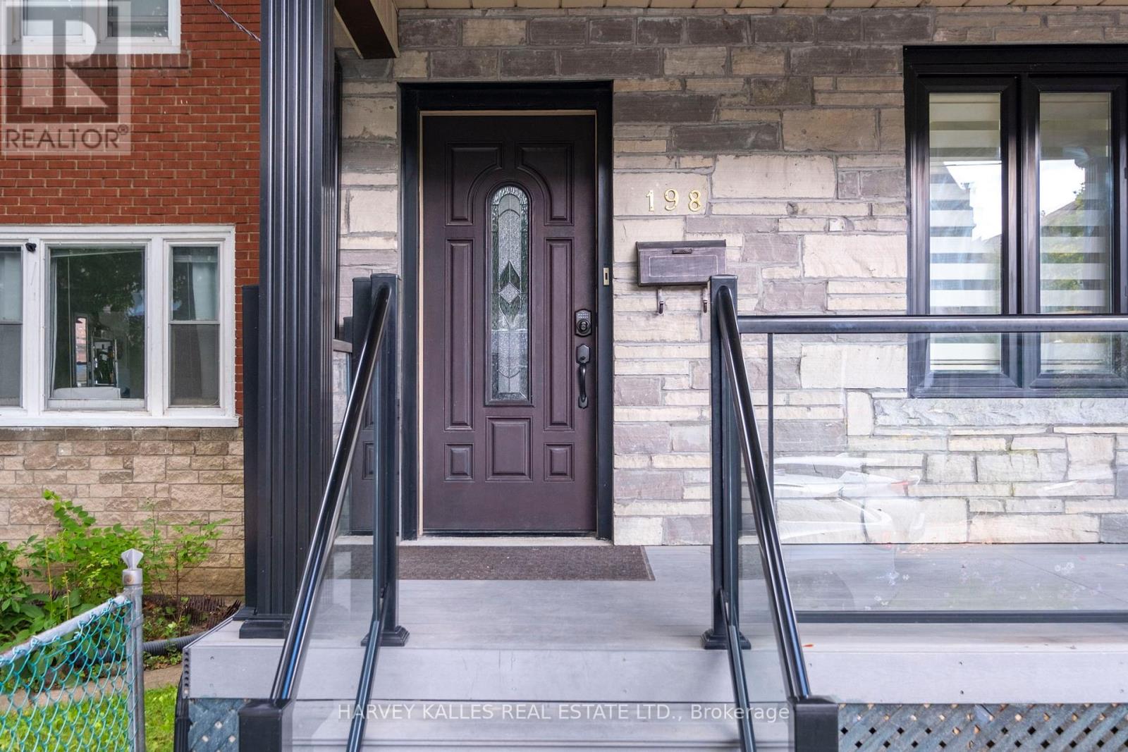 Main & 2nd - 198 Yarmouth Road, Toronto, Ontario  M6G 1X4 - Photo 5 - W12479151