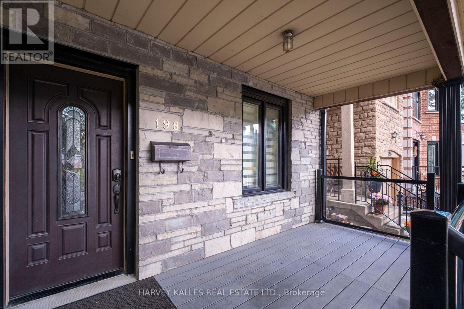 Main & 2nd - 198 Yarmouth Road, Toronto, Ontario  M6G 1X4 - Photo 6 - W12479151