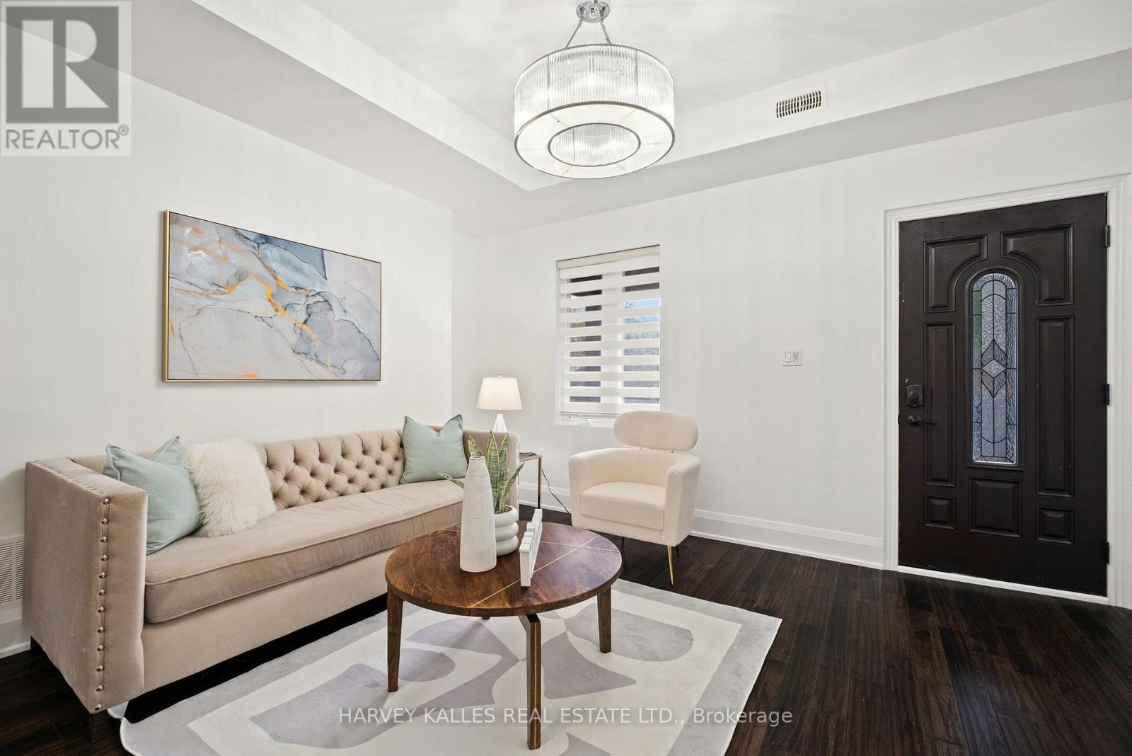 Main & 2nd - 198 Yarmouth Road, Toronto, Ontario  M6G 1X4 - Photo 8 - W12479151