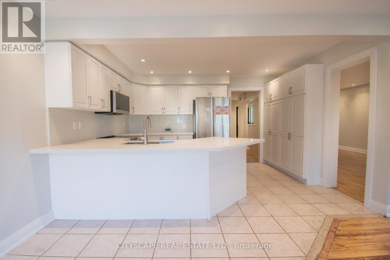 43 Vintage Gate, Brampton, Ontario  L6X 5C2 - Photo 11 - W12479152