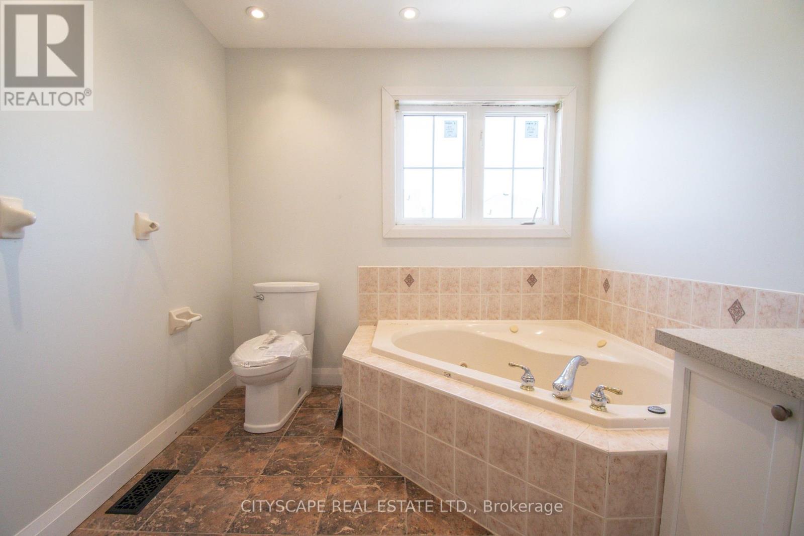 43 Vintage Gate, Brampton, Ontario  L6X 5C2 - Photo 19 - W12479152
