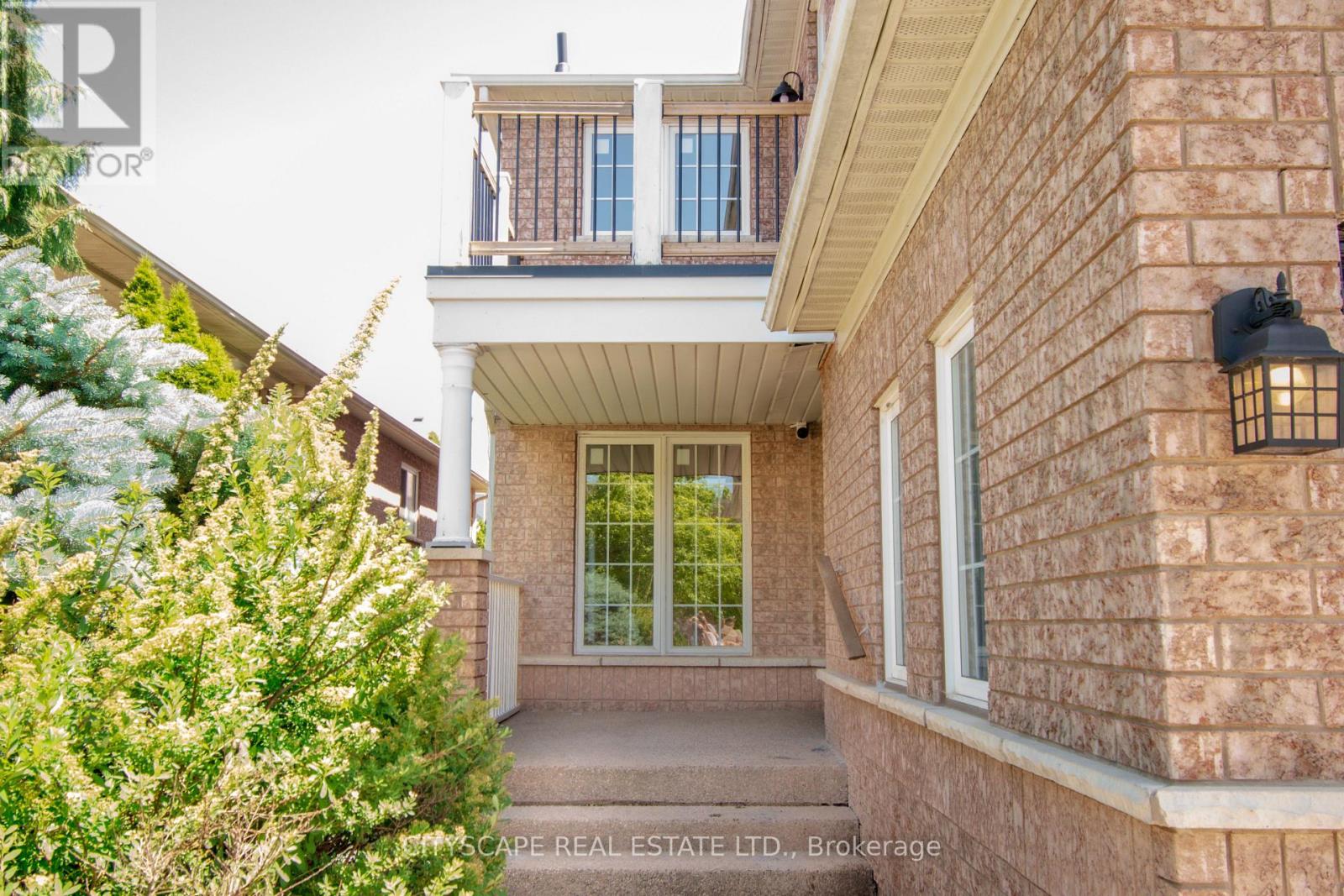 43 Vintage Gate, Brampton, Ontario  L6X 5C2 - Photo 2 - W12479152