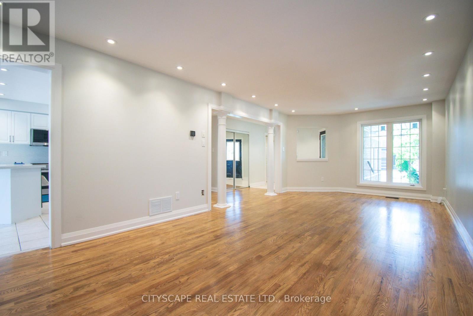 43 Vintage Gate, Brampton, Ontario  L6X 5C2 - Photo 6 - W12479152