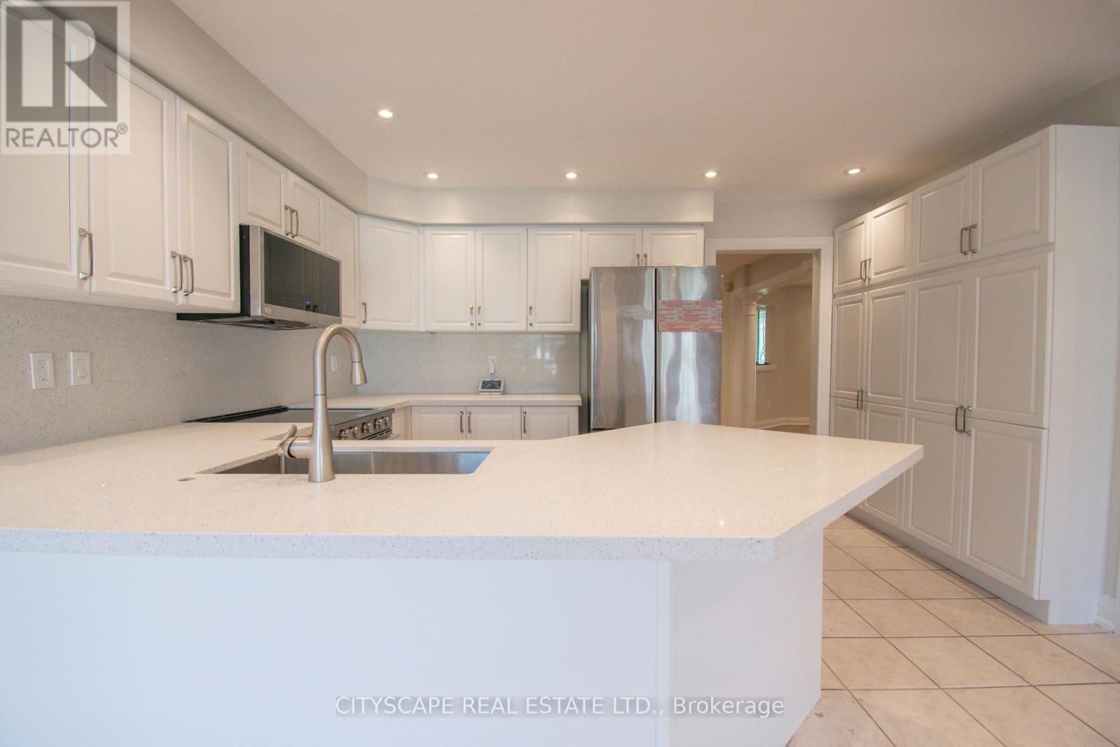 43 Vintage Gate, Brampton, Ontario  L6X 5C2 - Photo 9 - W12479152
