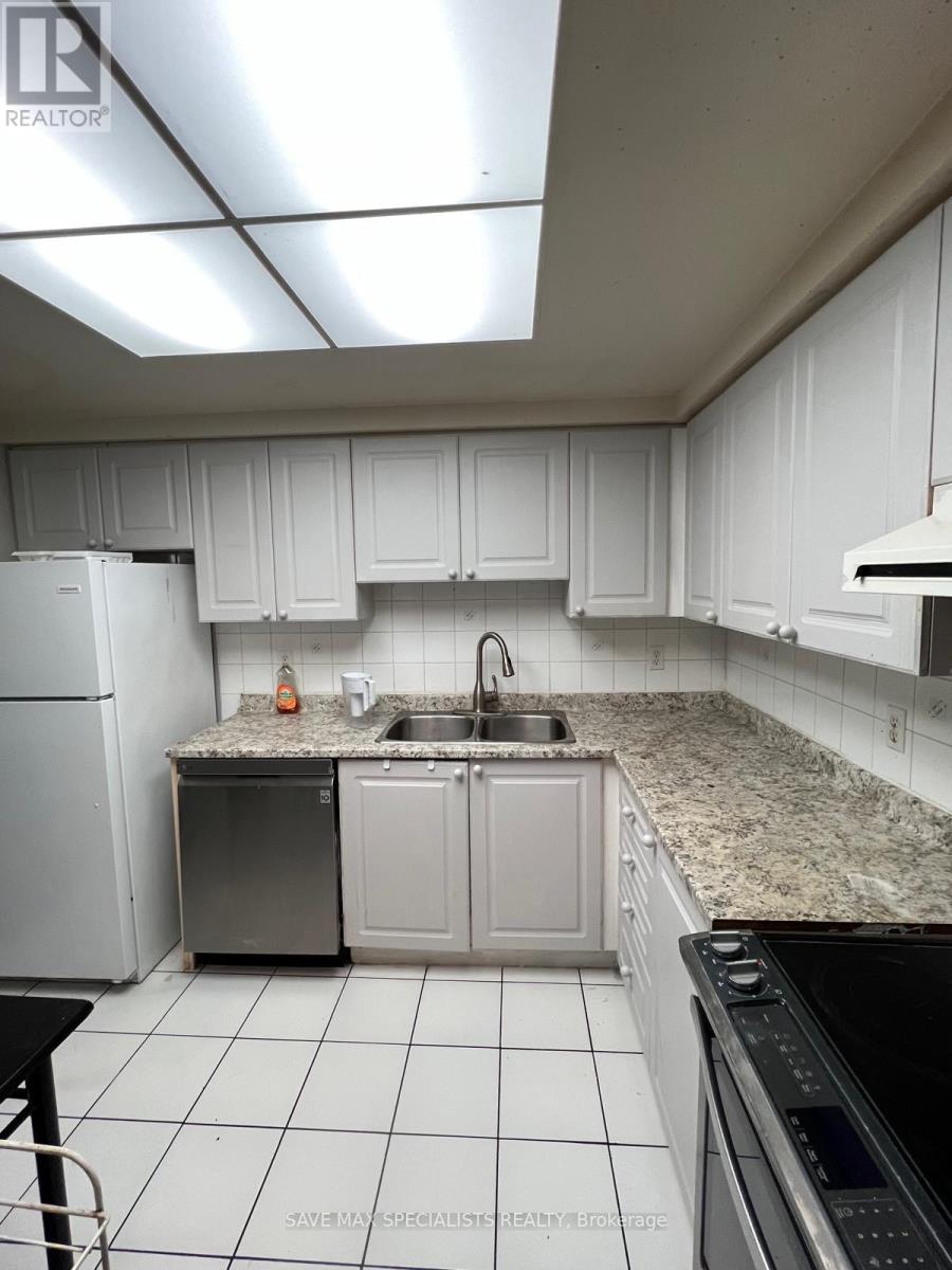 1214 - 135 Hillcrest Avenue, Mississauga, Ontario  L5B 4B1 - Photo 14 - W12479153