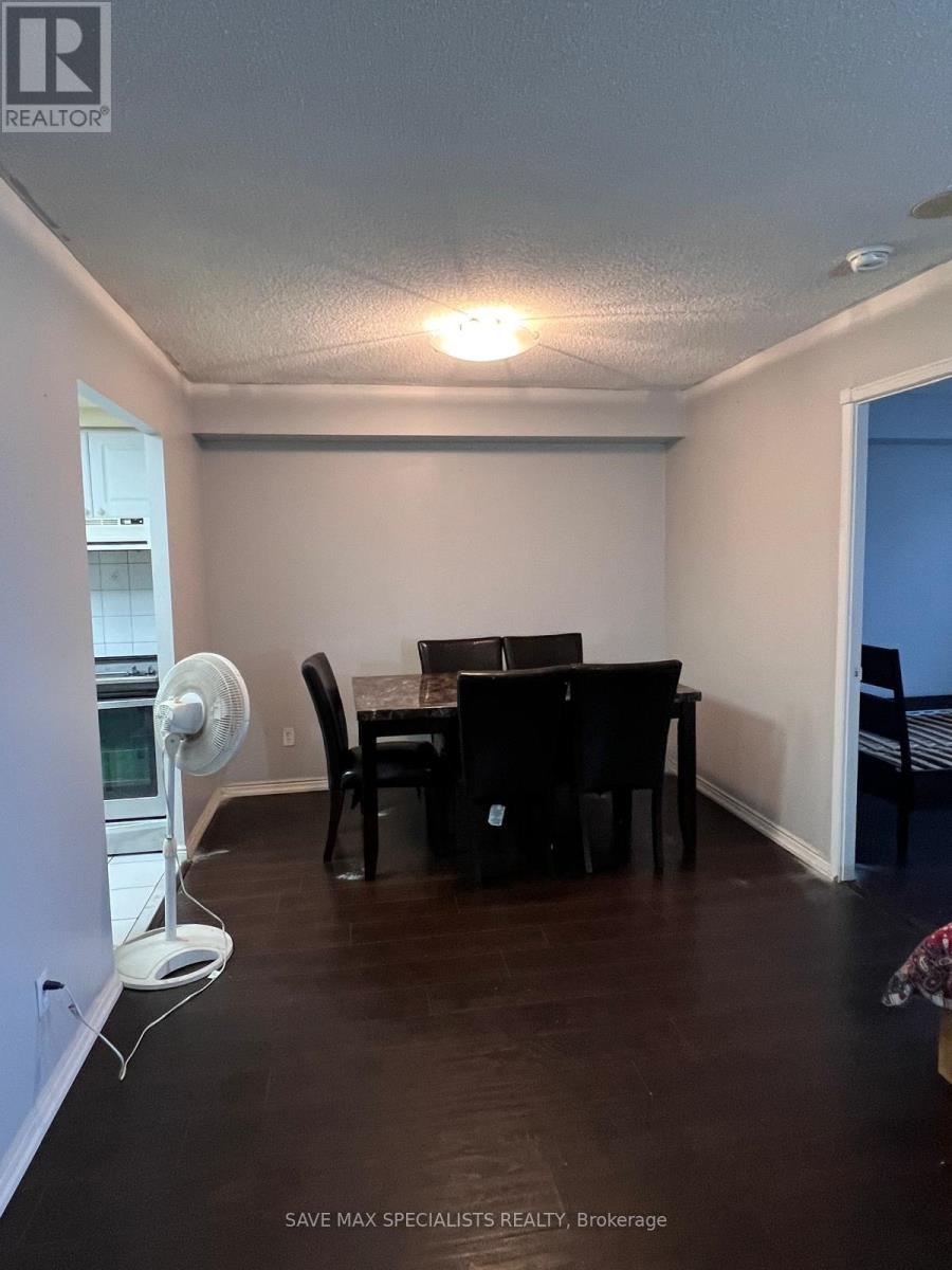 1214 - 135 Hillcrest Avenue, Mississauga, Ontario  L5B 4B1 - Photo 6 - W12479153