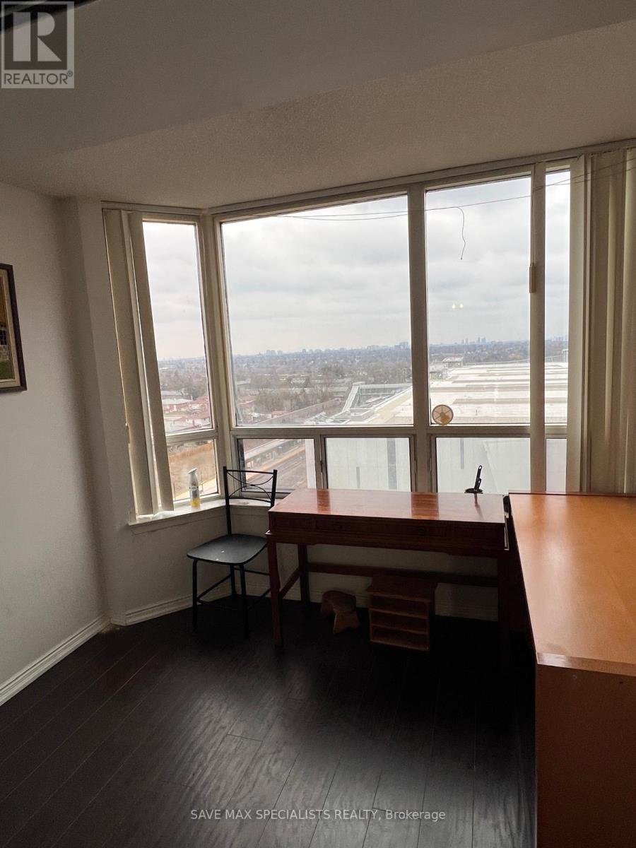 1214 - 135 Hillcrest Avenue, Mississauga, Ontario  L5B 4B1 - Photo 7 - W12479153