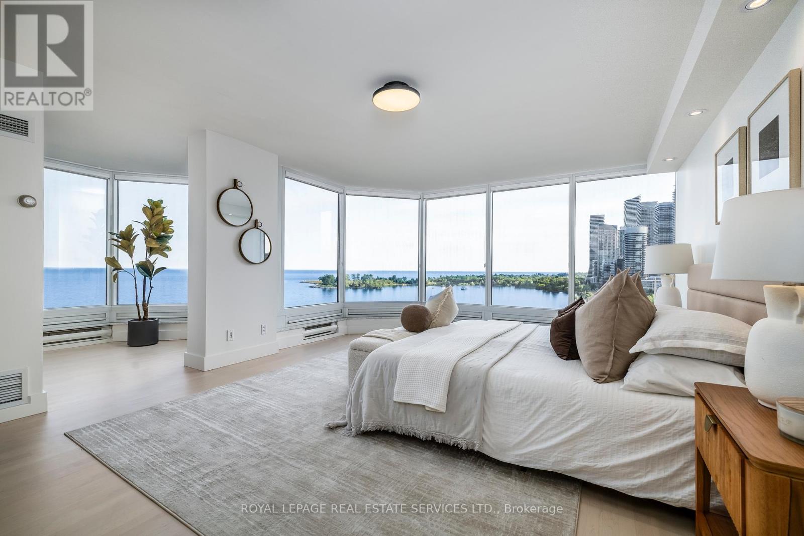 1203 - 1 Palace Pier Court, Toronto, Ontario  M8V 3W9 - Photo 10 - W12479154