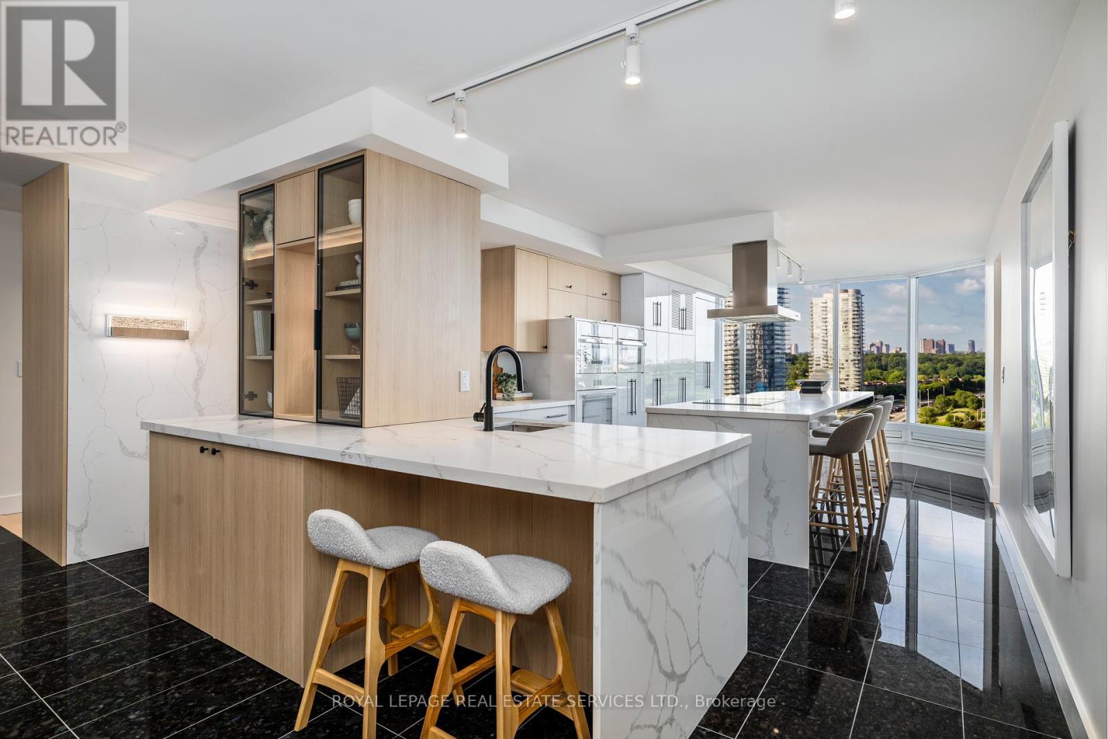 1203 - 1 Palace Pier Court, Toronto, Ontario  M8V 3W9 - Photo 6 - W12479154