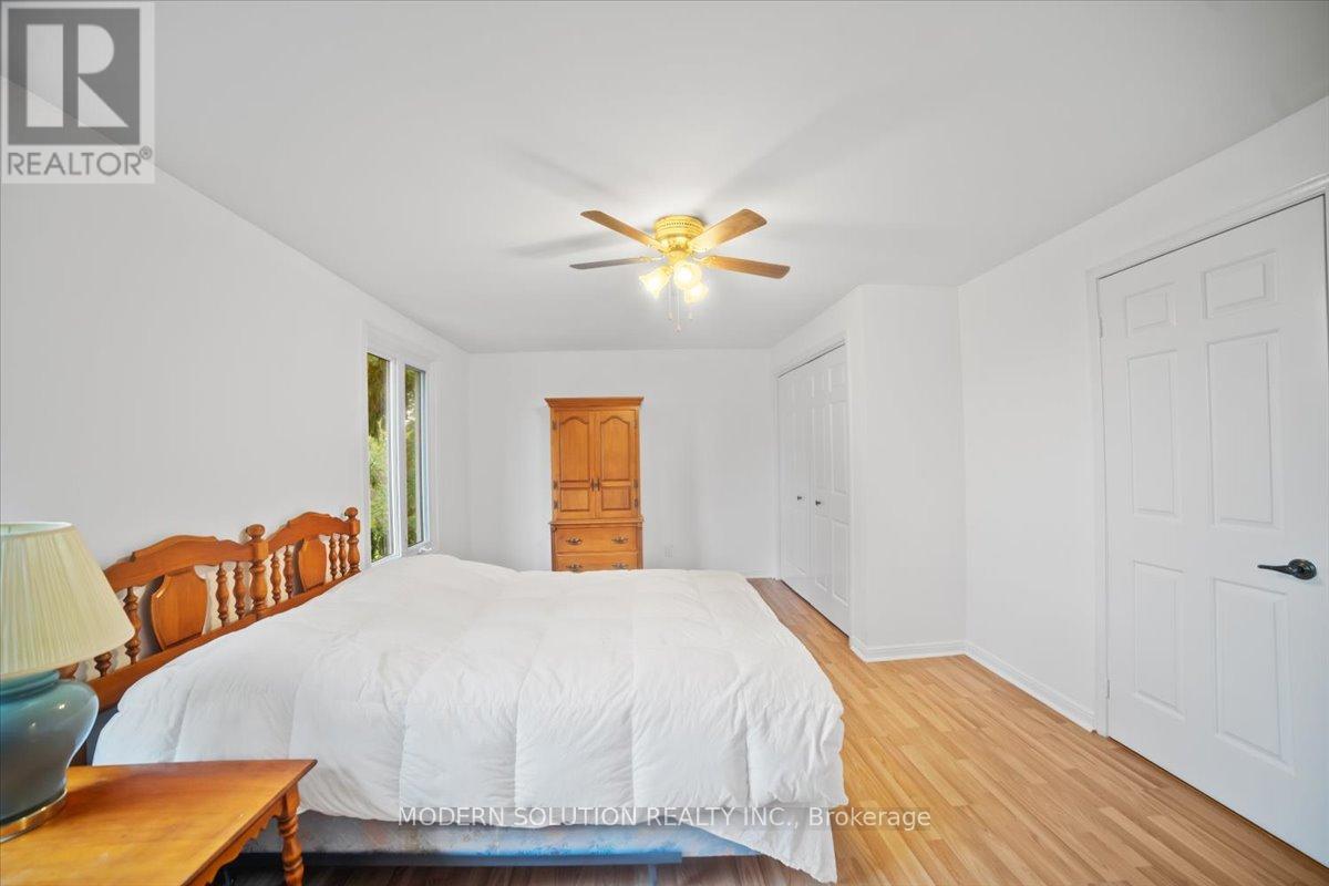 1464 Credit Woodlands Court, Mississauga, Ontario  L5C 3J5 - Photo 19 - W12479161