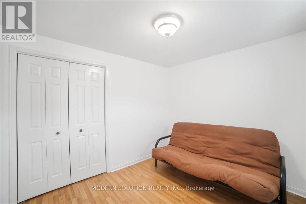 1464 Credit Woodlands Court, Mississauga, Ontario  L5C 3J5 - Photo 20 - W12479161