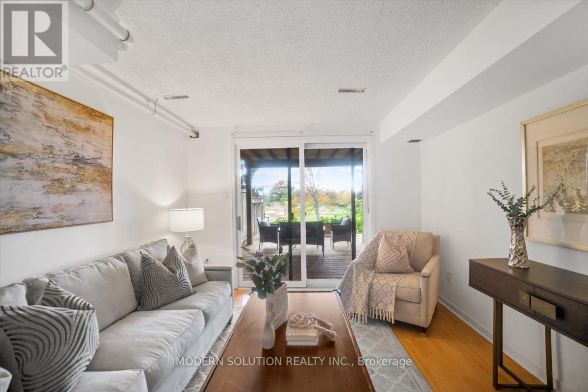 1464 Credit Woodlands Court, Mississauga, Ontario  L5C 3J5 - Photo 25 - W12479161