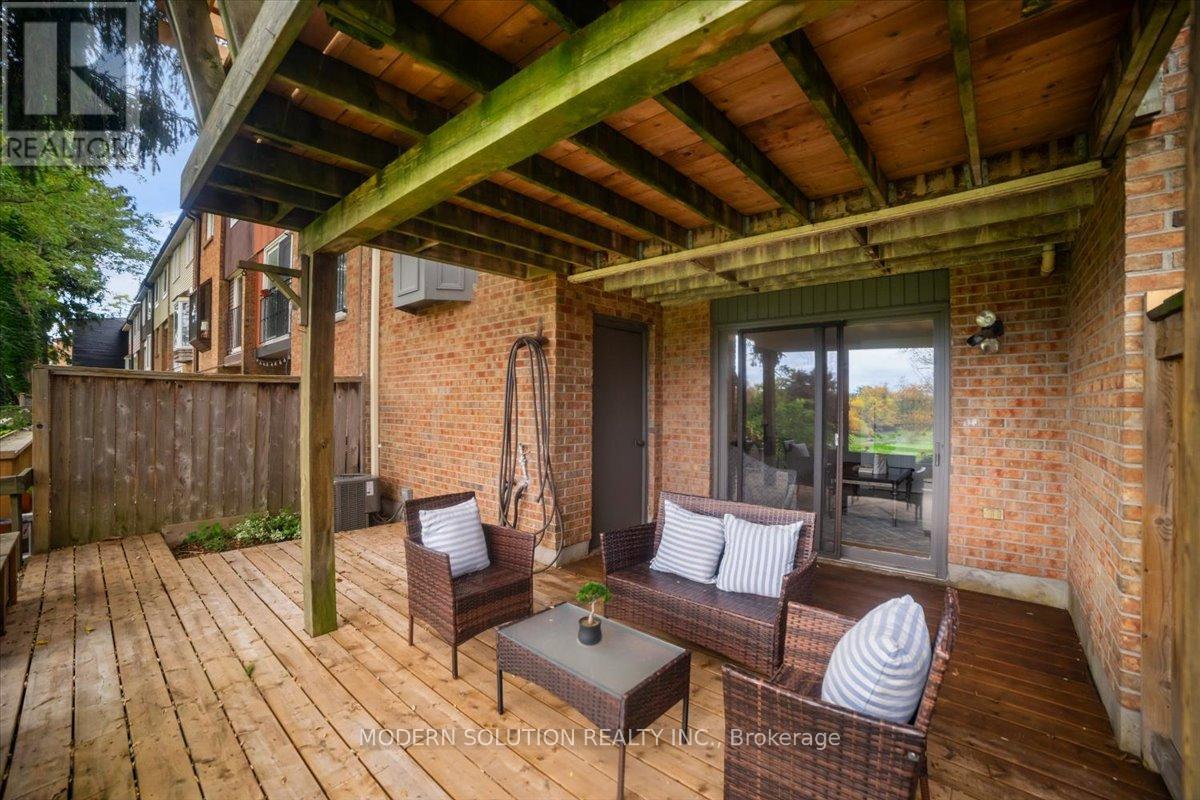 1464 Credit Woodlands Court, Mississauga, Ontario  L5C 3J5 - Photo 27 - W12479161