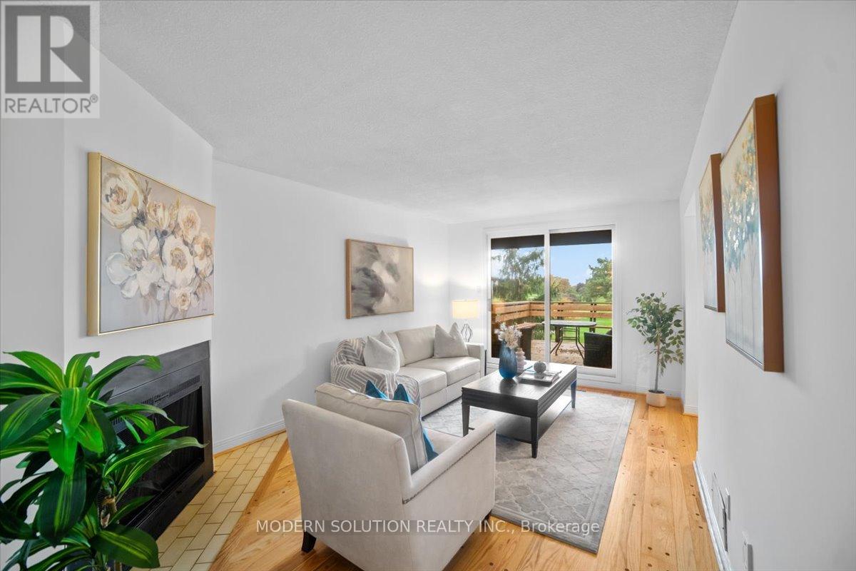 1464 Credit Woodlands Court, Mississauga, Ontario  L5C 3J5 - Photo 8 - W12479161