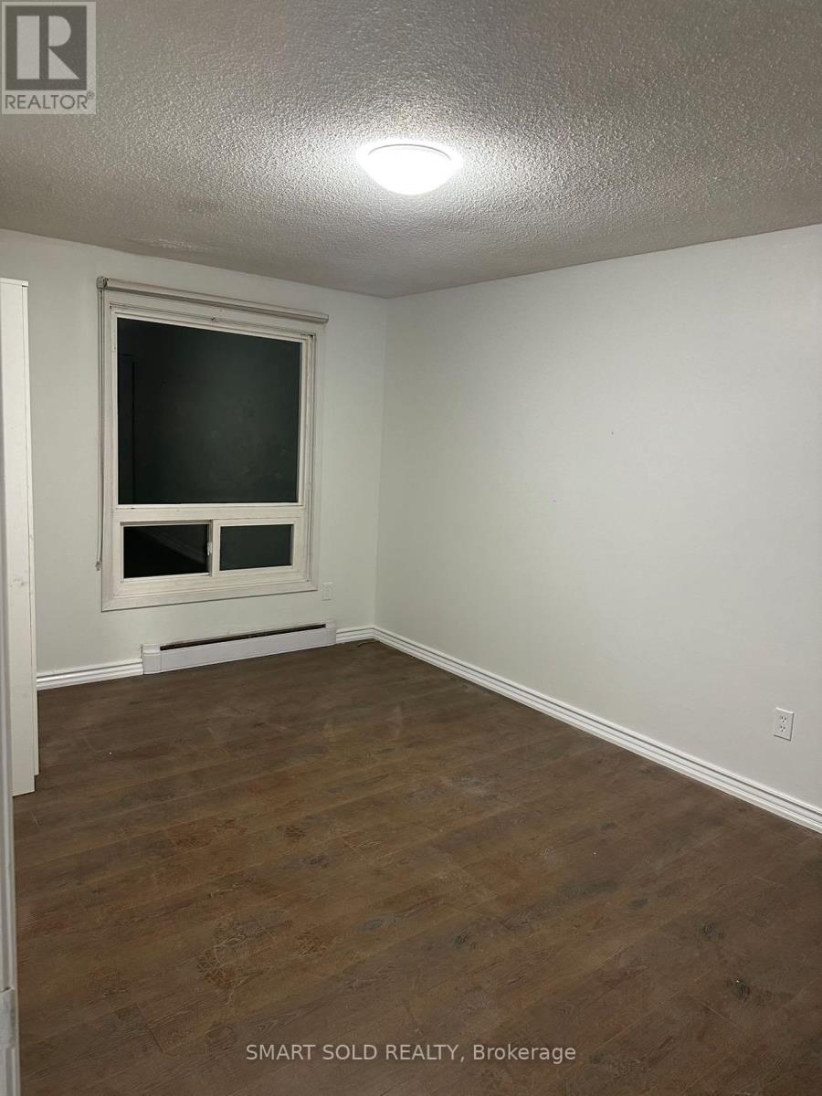 22 Hazelglen Court, Brampton, Ontario  L6S 1N7 - Photo 2 - W12479190