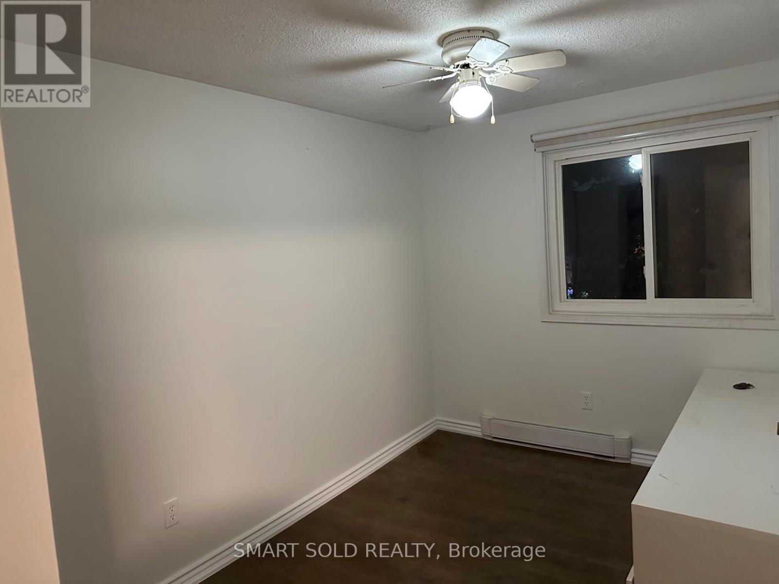 22 Hazelglen Court, Brampton, Ontario  L6S 1N7 - Photo 5 - W12479190
