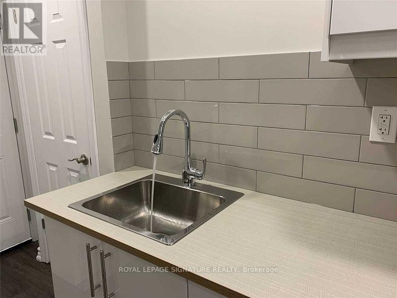 61 Frenchpark Circle, Brampton, Ontario  L6X 0Y6 - Photo 4 - W12479197