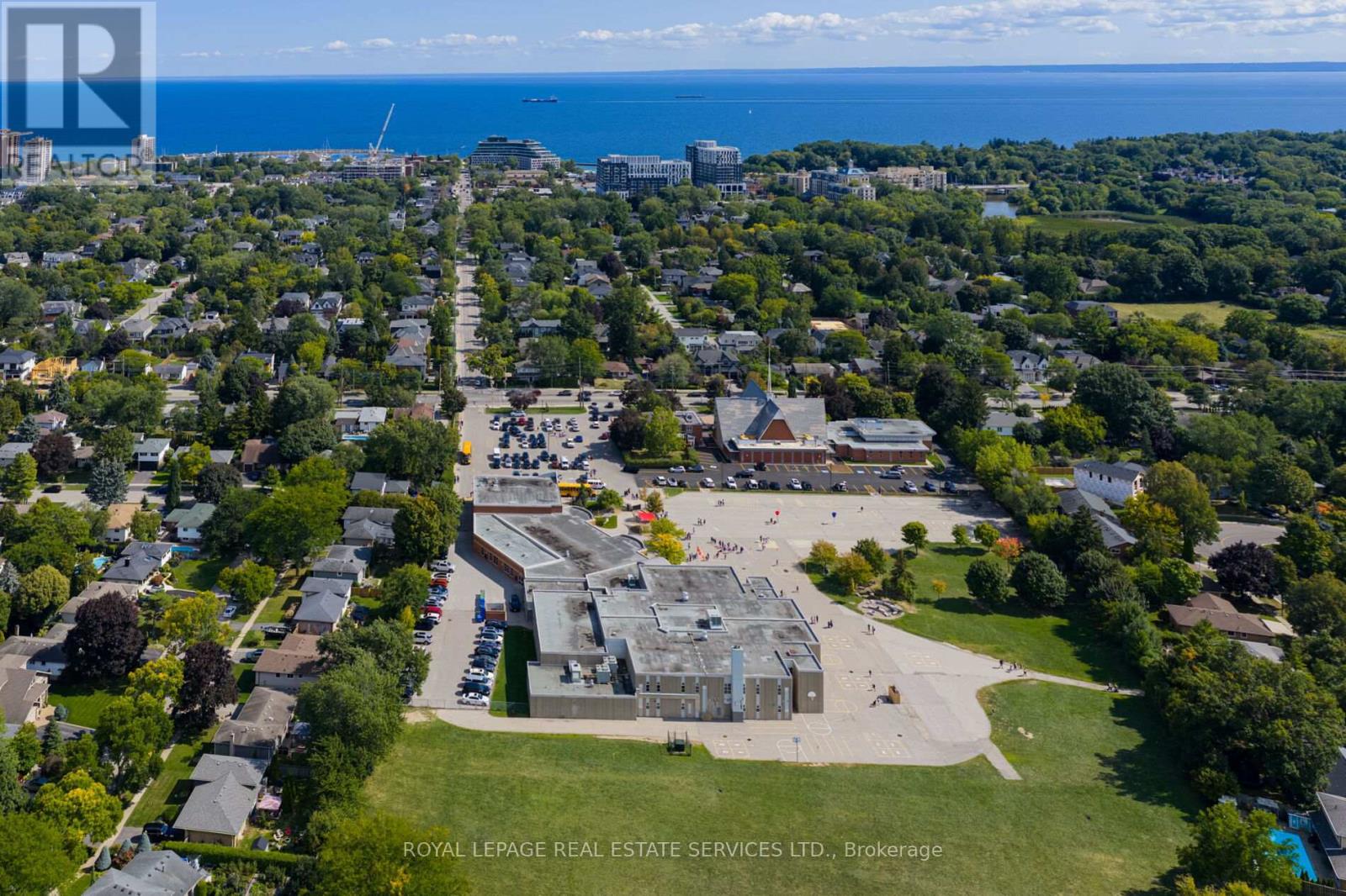 2448 Bridge Road, Oakville, Ontario  L6L 5C2 - Photo 47 - W12479202