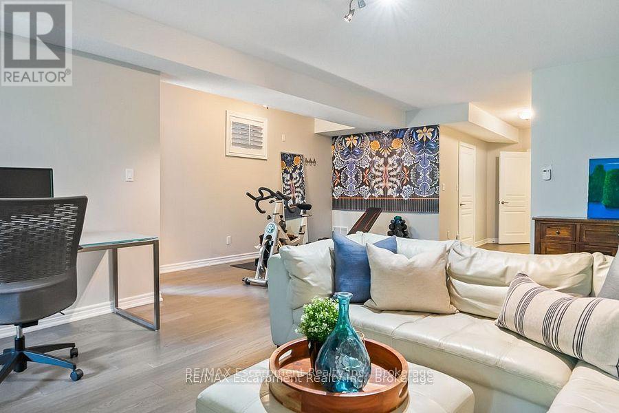 2357 Woodfield Road, Oakville, Ontario  L6H 6Y6 - Photo 22 - W12479267