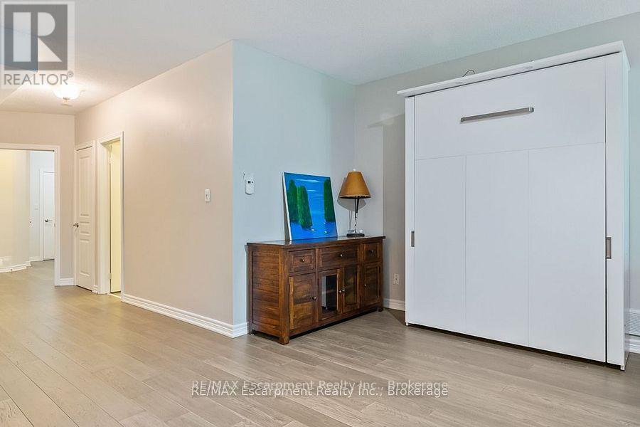 2357 Woodfield Road, Oakville, Ontario  L6H 6Y6 - Photo 24 - W12479267