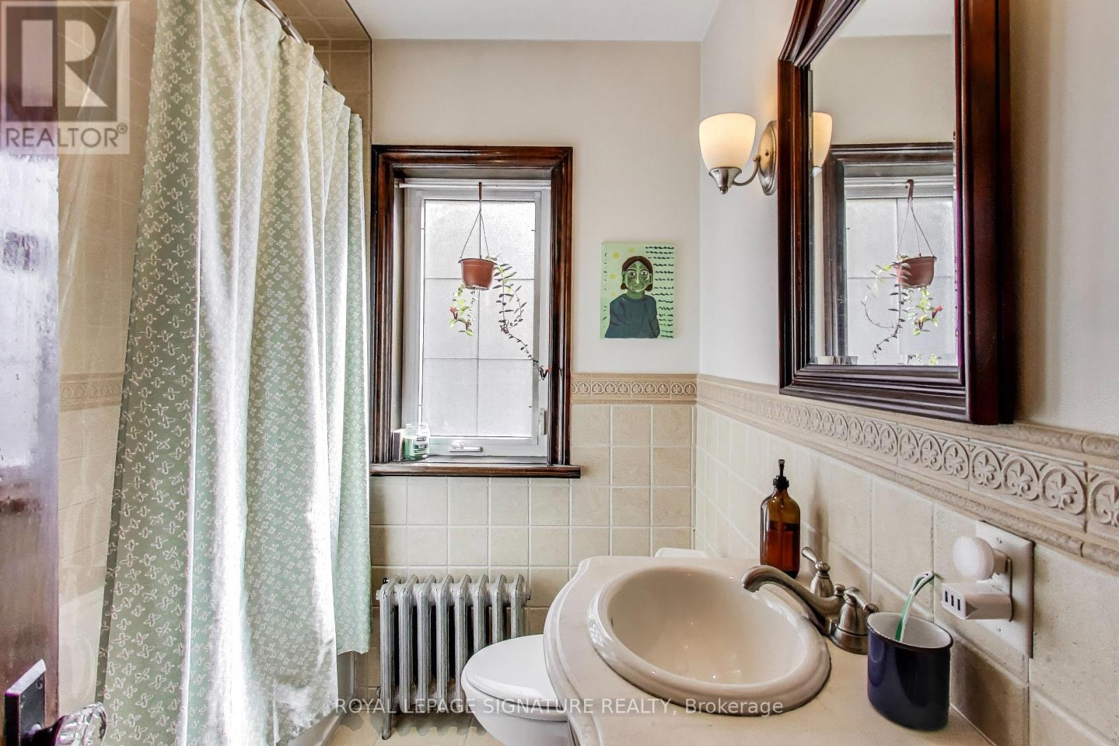 6 Brandon Avenue, Toronto, Ontario  M6H 2C9 - Photo 16 - W12478358