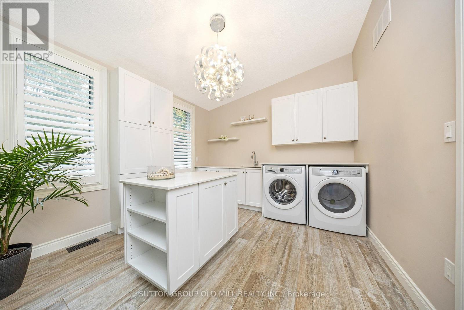 17 Miller Drive, Hamilton, Ontario  L9G 2H9 - Photo 13 - X12479121