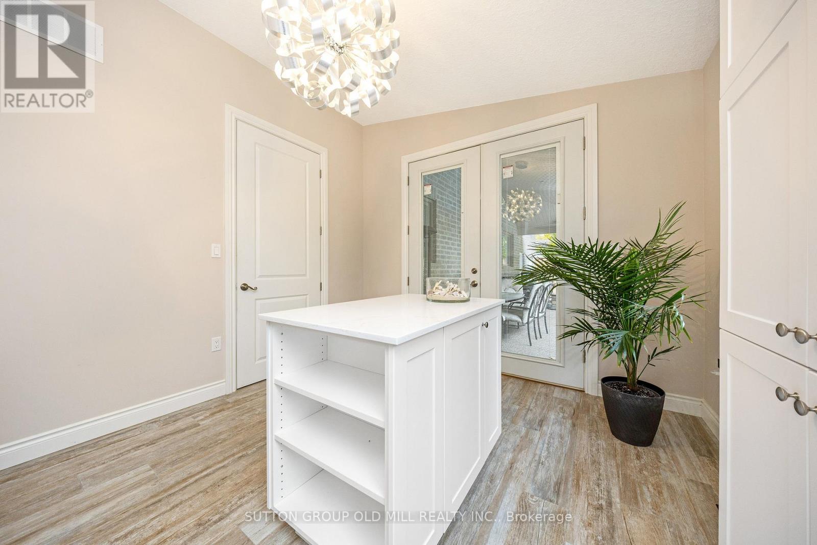 17 Miller Drive, Hamilton, Ontario  L9G 2H9 - Photo 15 - X12479121