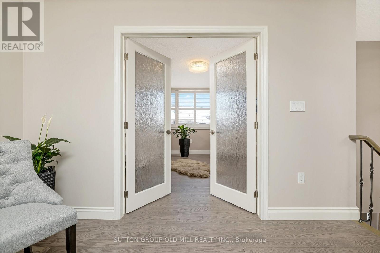 17 Miller Drive, Hamilton, Ontario  L9G 2H9 - Photo 25 - X12479121