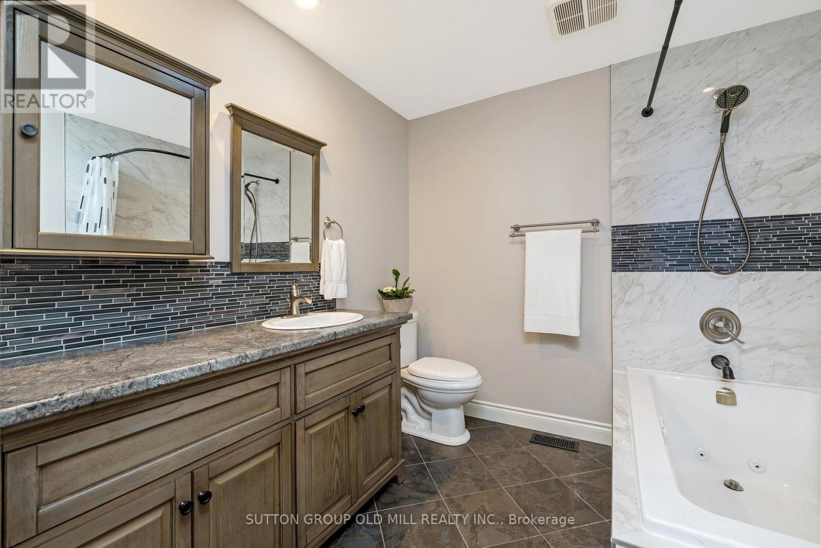 17 Miller Drive, Hamilton, Ontario  L9G 2H9 - Photo 39 - X12479121