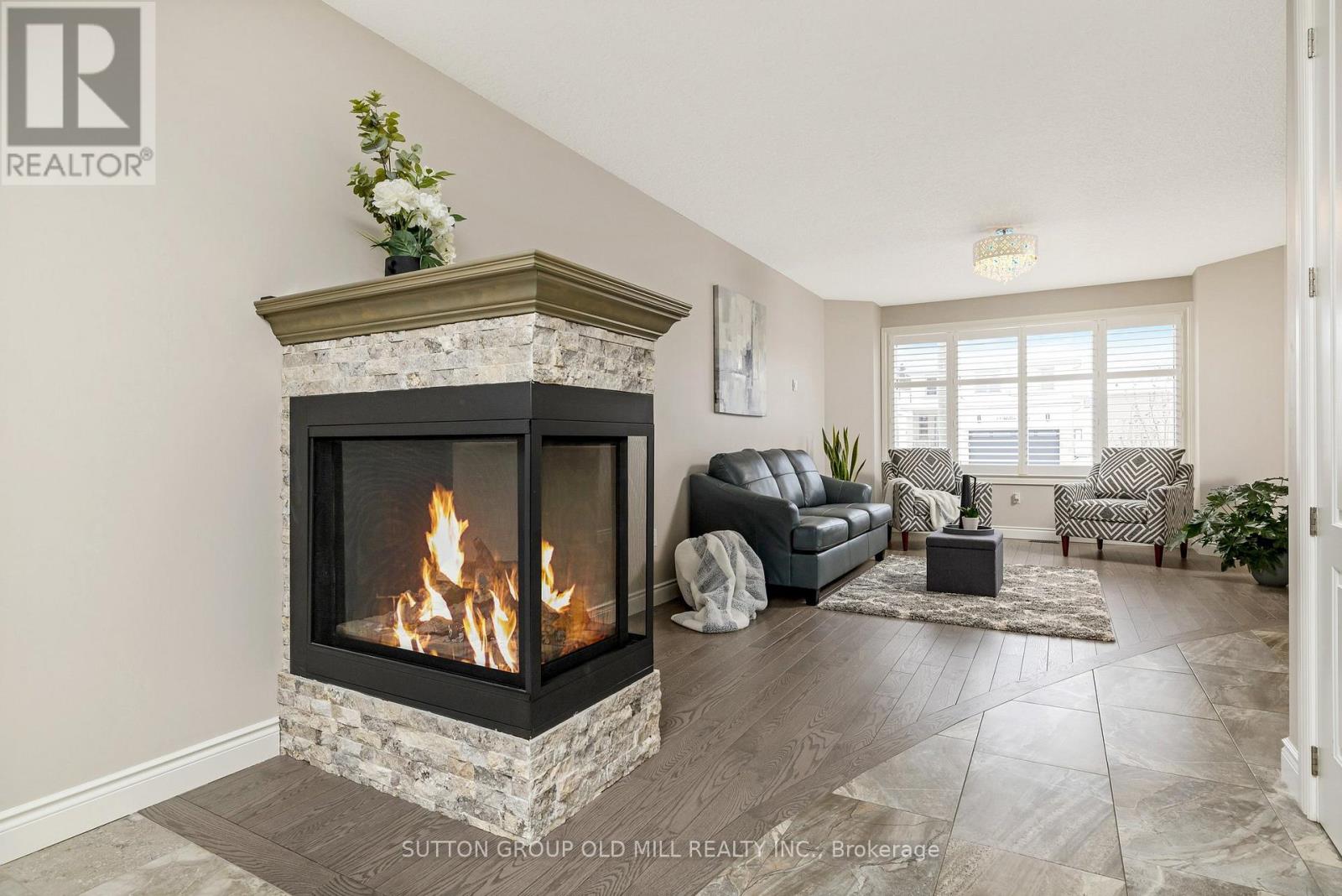 17 Miller Drive, Hamilton, Ontario  L9G 2H9 - Photo 4 - X12479121