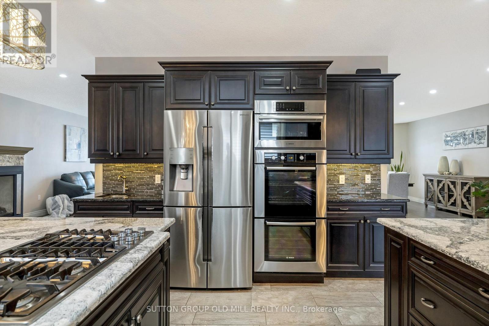 17 Miller Drive, Hamilton, Ontario  L9G 2H9 - Photo 8 - X12479121