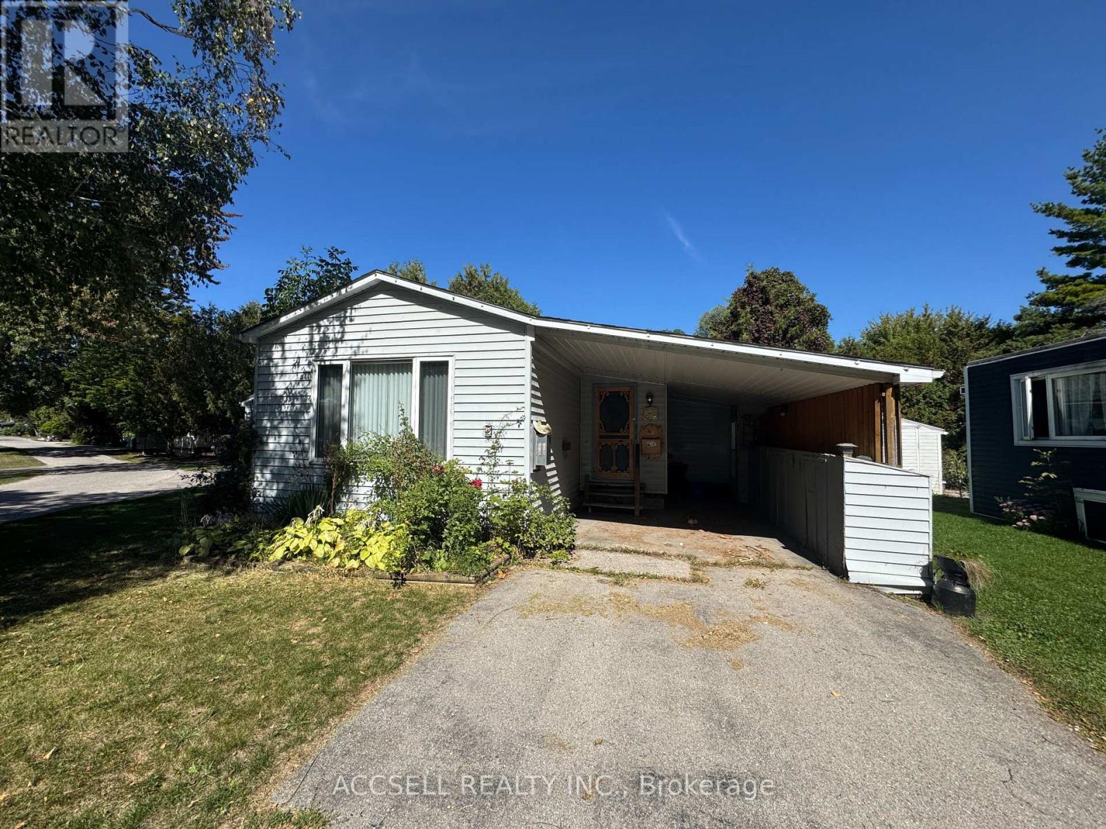 Ashfield Colborne Wawanosh (Colborne) Mobile Home for sale:  2 bedroom 700 sq.ft. (Listed 2025-10-23)