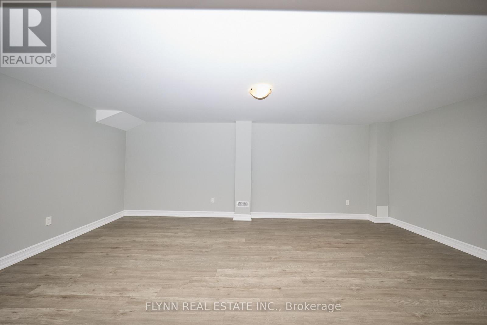 160 Anne Street, Niagara-On-The-Lake, Ontario  L0S 1J0 - Photo 33 - X12479150