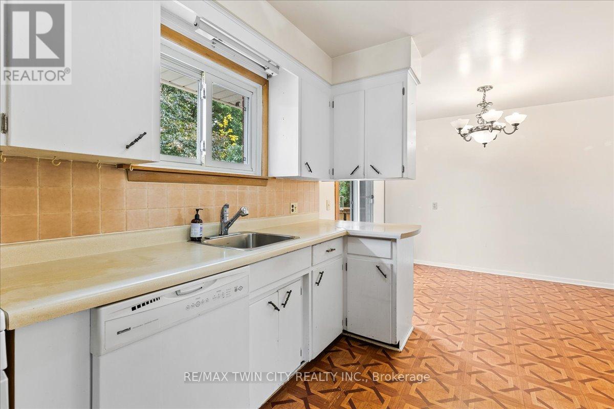 943 Winterhalt Avenue, Cambridge, Ontario  N3H 4J7 - Photo 11 - X12479176