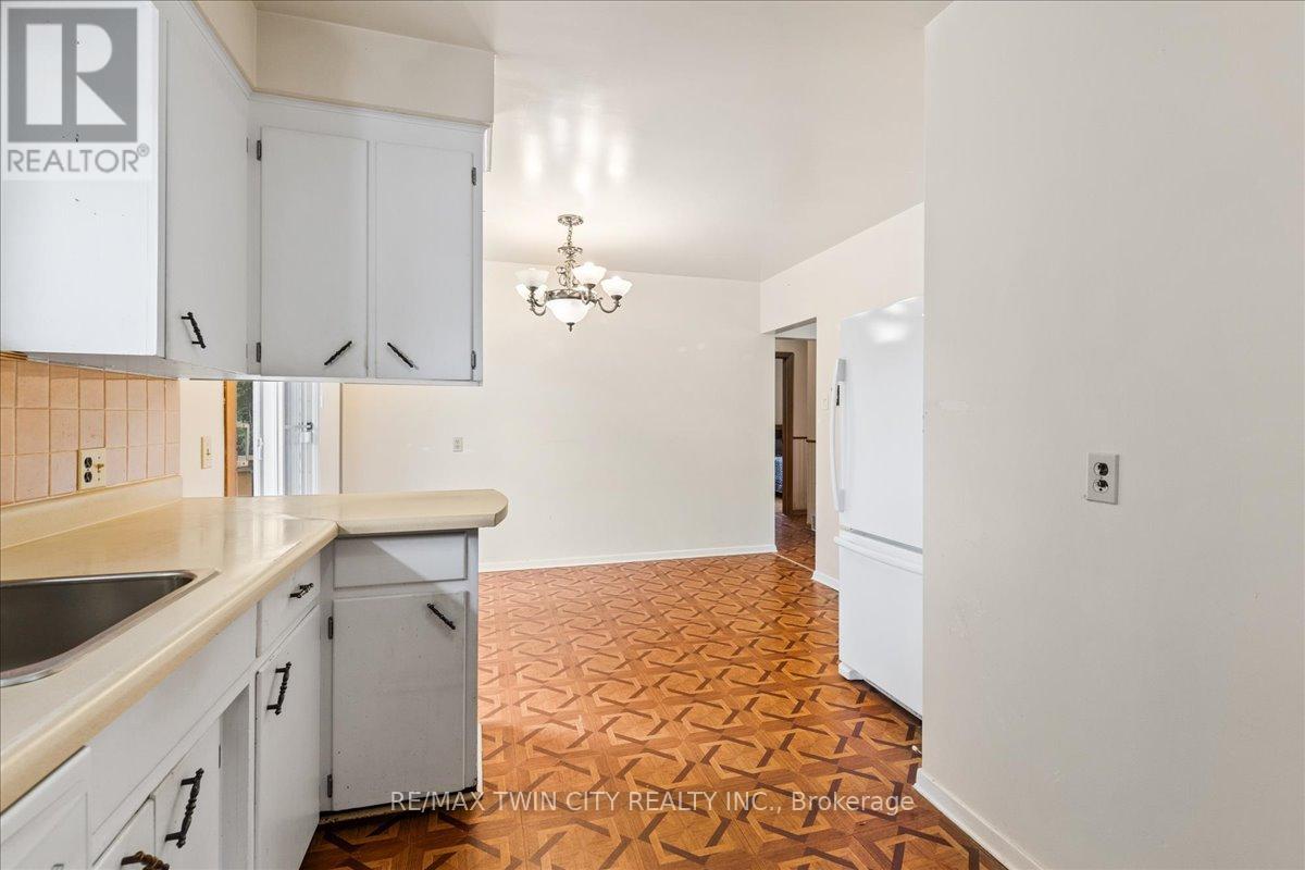 943 Winterhalt Avenue, Cambridge, Ontario  N3H 4J7 - Photo 12 - X12479176