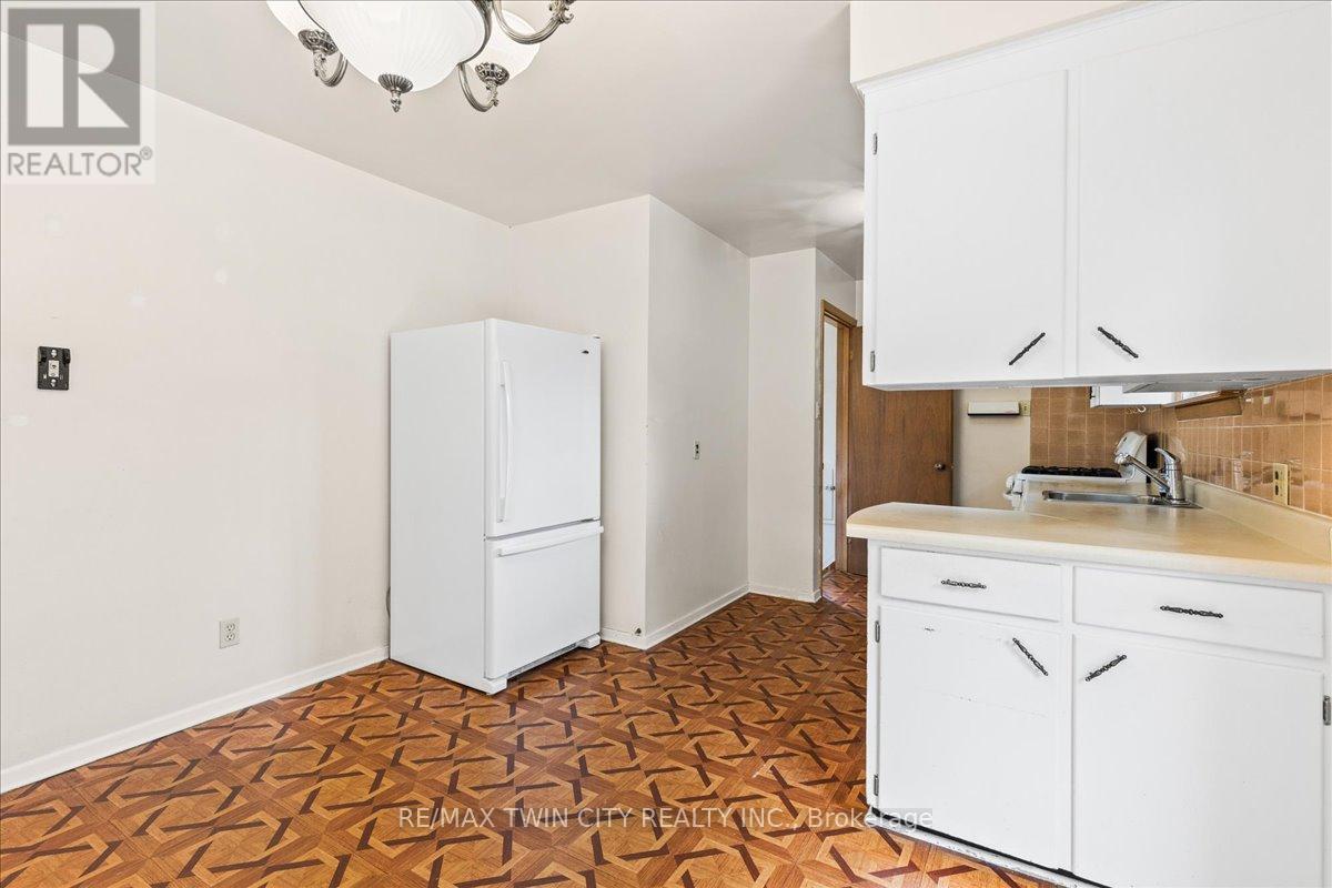 943 Winterhalt Avenue, Cambridge, Ontario  N3H 4J7 - Photo 13 - X12479176