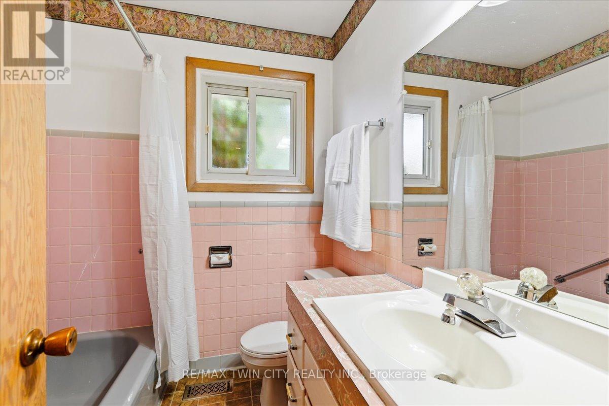 943 Winterhalt Avenue, Cambridge, Ontario  N3H 4J7 - Photo 16 - X12479176