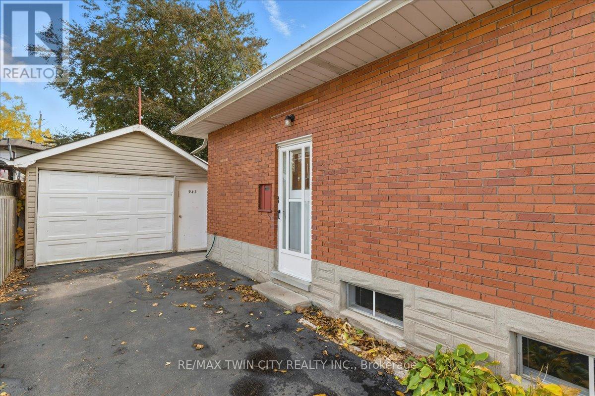 943 Winterhalt Avenue, Cambridge, Ontario  N3H 4J7 - Photo 38 - X12479176