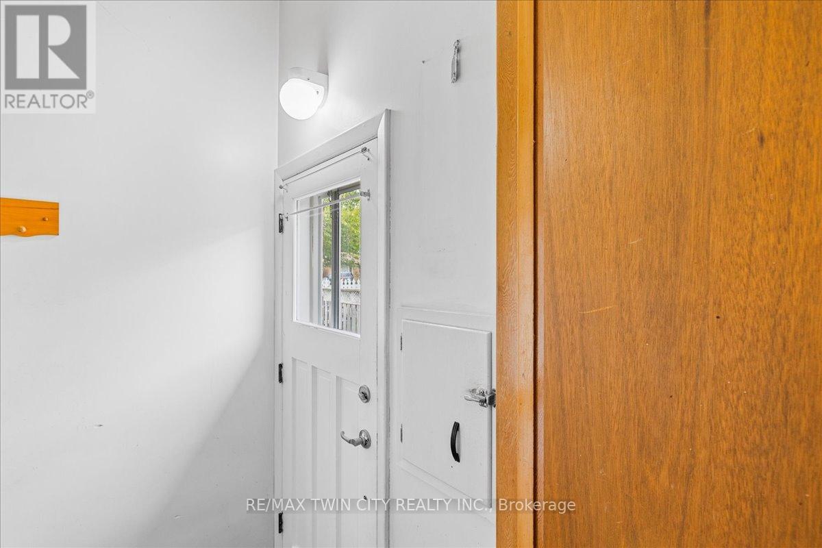 943 Winterhalt Avenue, Cambridge, Ontario  N3H 4J7 - Photo 9 - X12479176