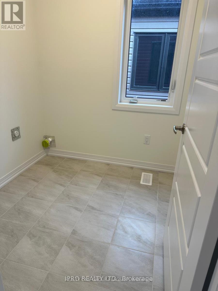 65 Velvet Way, Thorold, Ontario  L2V 0P3 - Photo 9 - X12479178