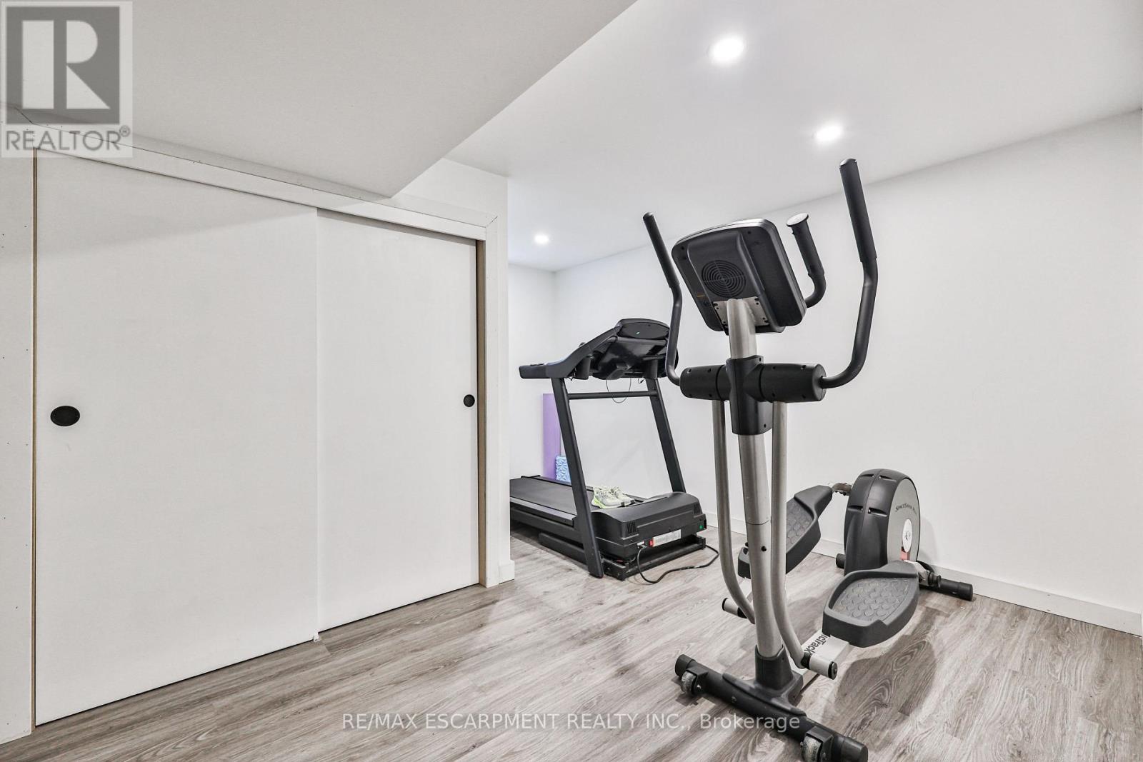 60 Galbraith Drive, Hamilton, Ontario  L8G 1Z9 - Photo 36 - X12479203