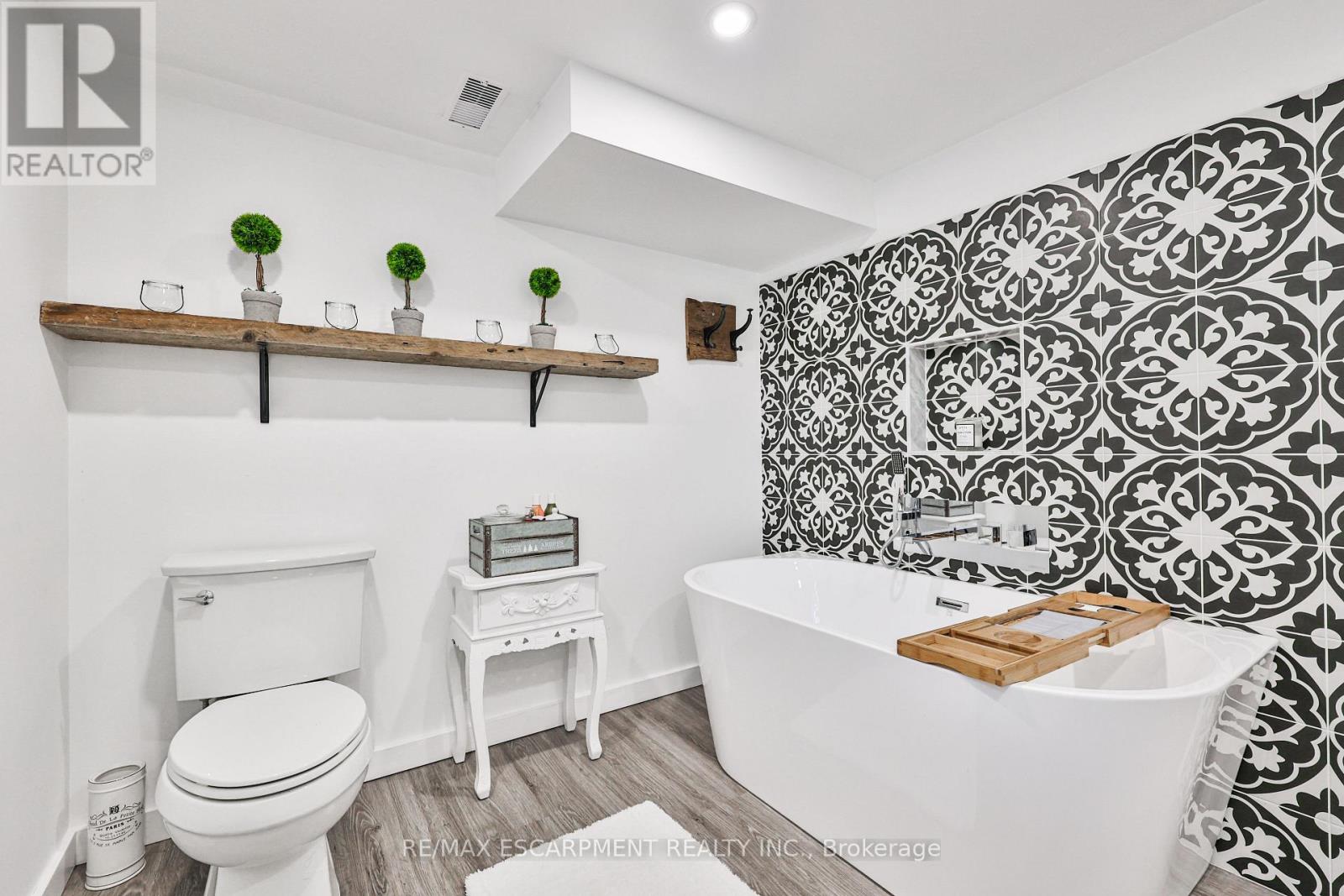 60 Galbraith Drive, Hamilton, Ontario  L8G 1Z9 - Photo 39 - X12479203
