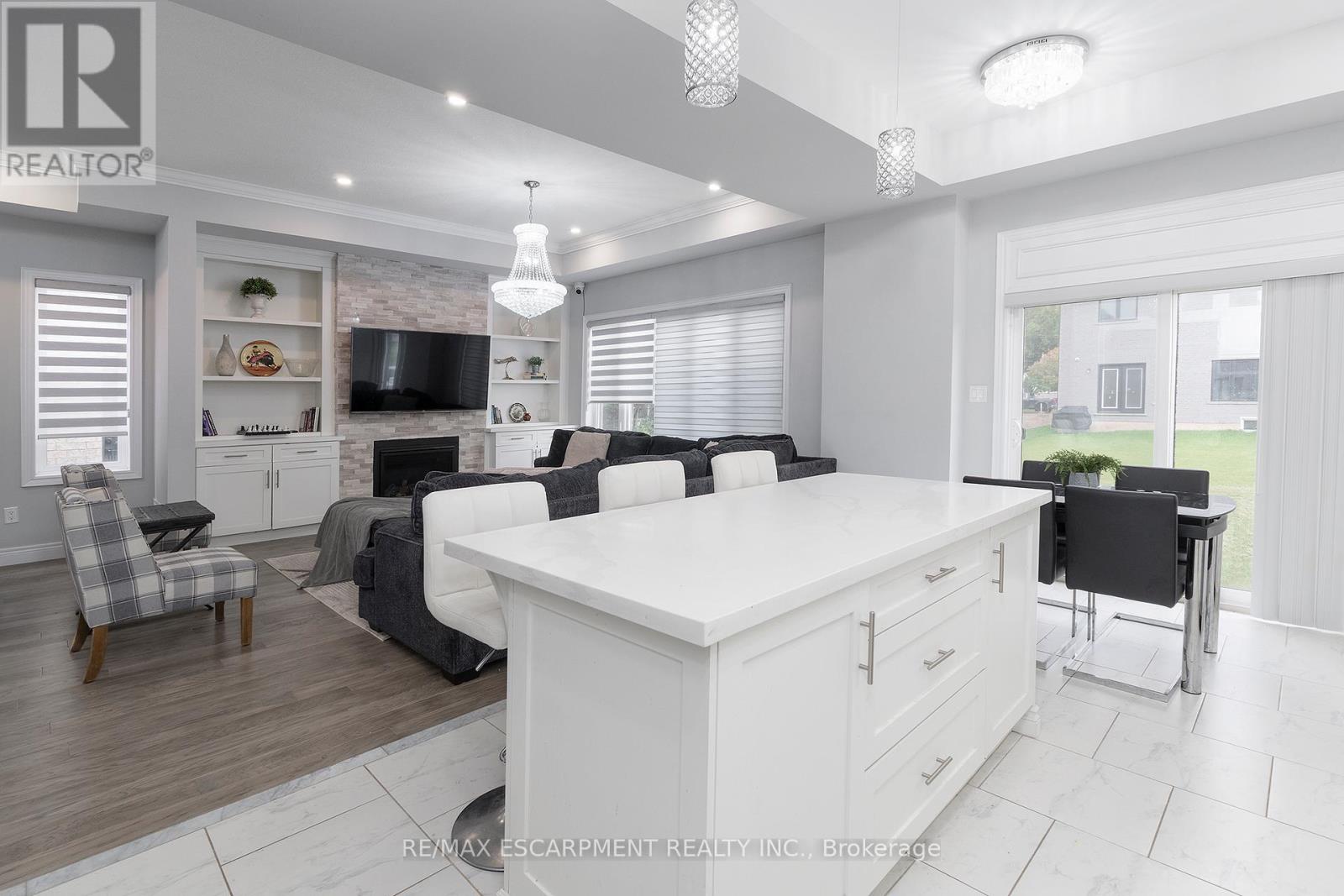 44 Miller Drive, Hamilton, Ontario  L9G 2J1 - Photo 10 - X12479223